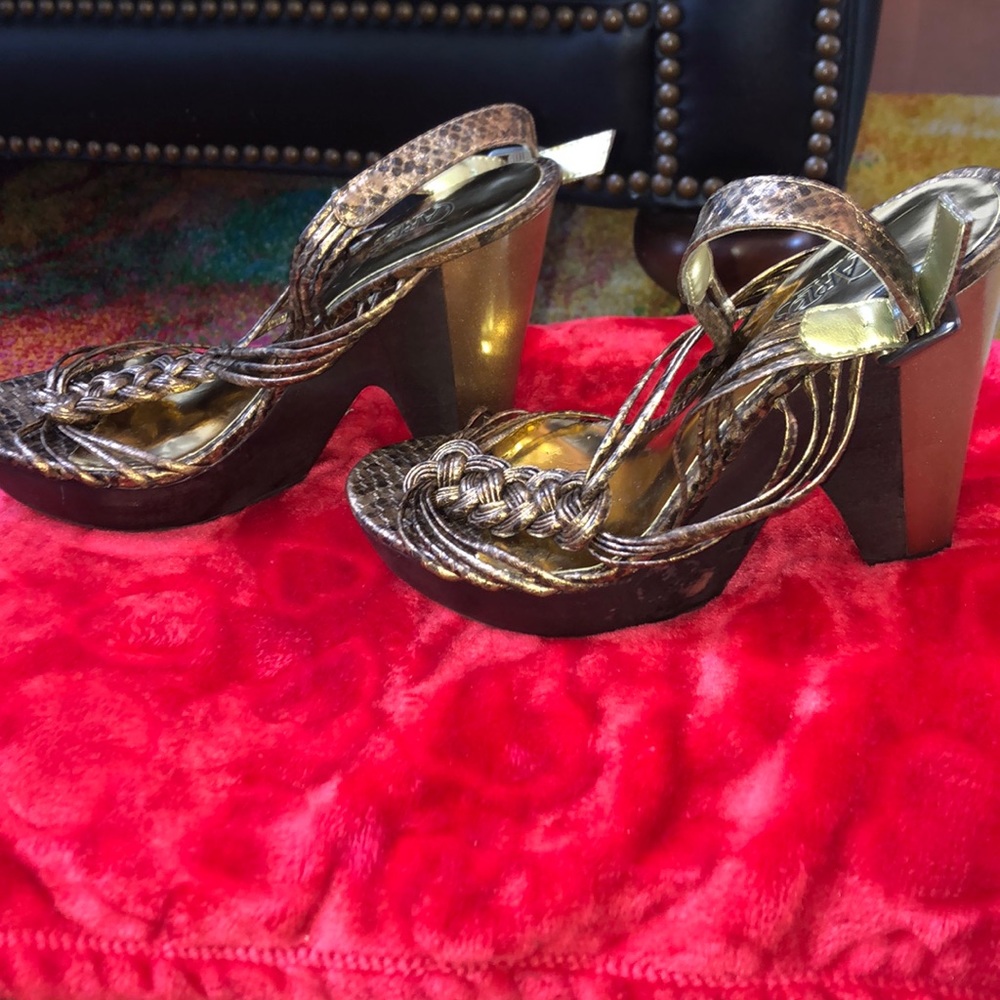 Sandal - Picture 2 of 3